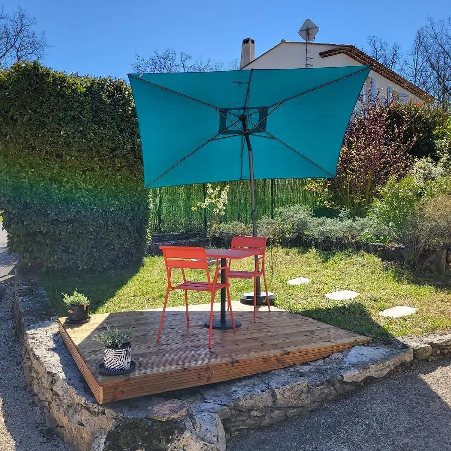 Pensión Hotel Les Pierres De Cezaire Saint-Cézaire-sur-Siagne