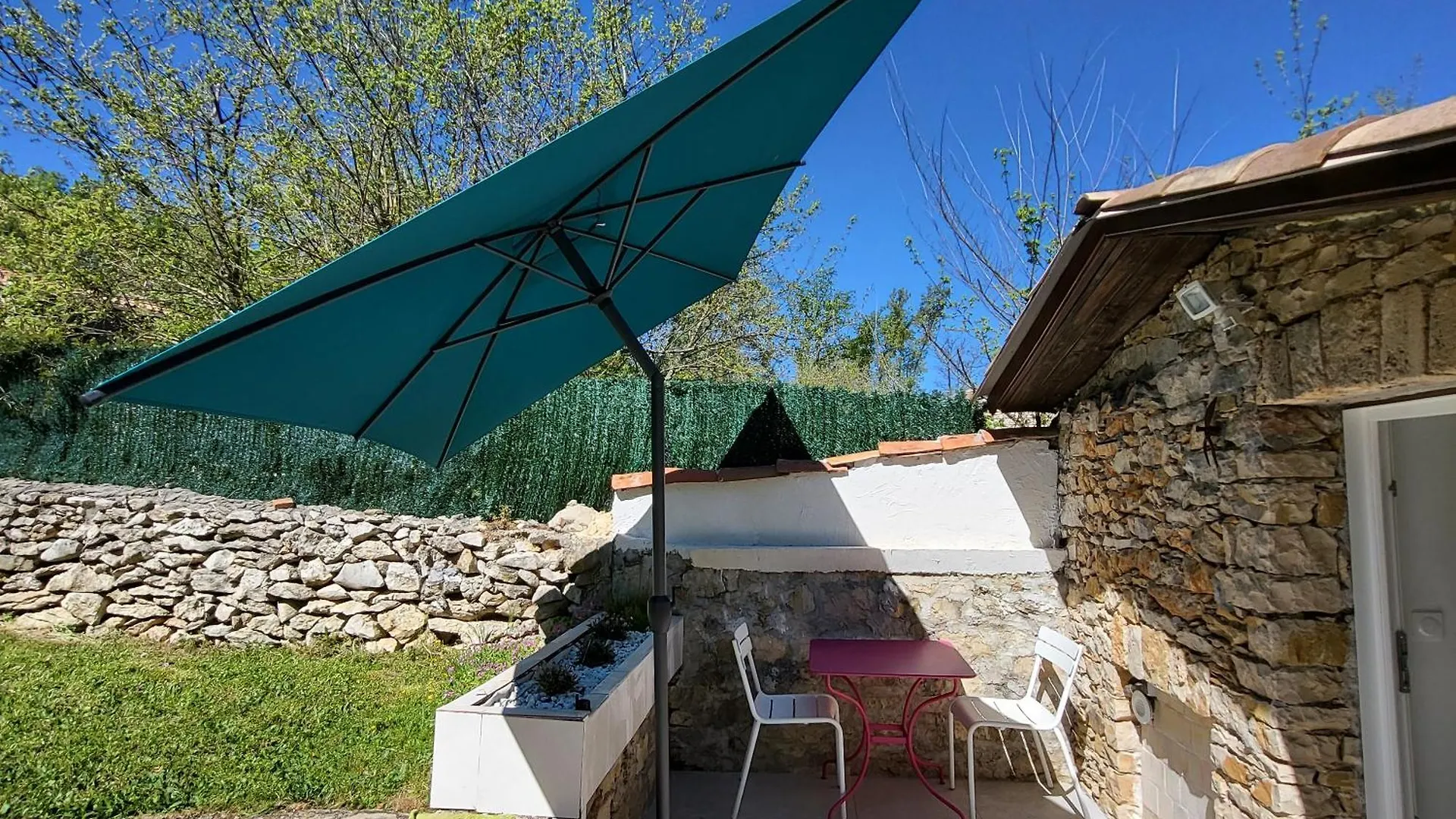 Hotel Les Pierres De Cezaire Saint-Cézaire-sur-Siagne Pensión