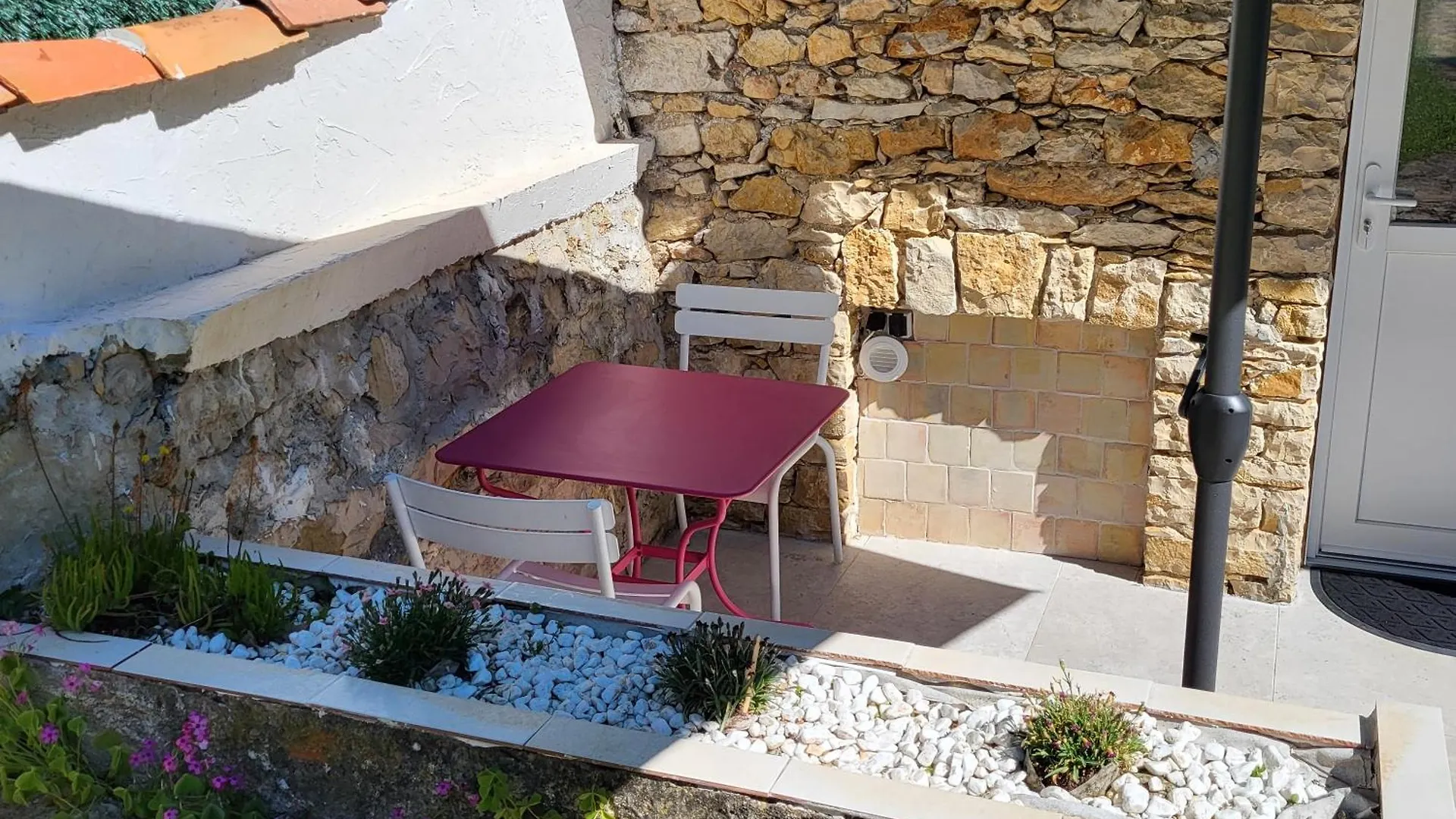 Pensión Hotel Les Pierres De Cezaire Saint-Cézaire-sur-Siagne
